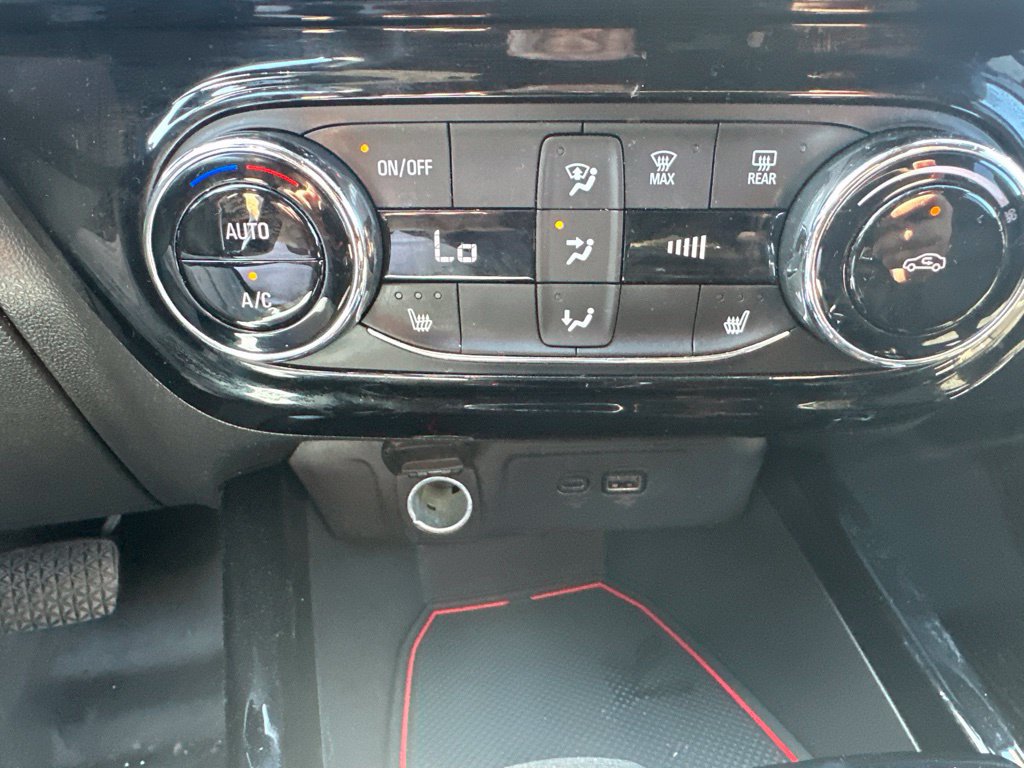 Used 2025 Chevrolet Trax RS w/ Driver Confidence Package FWD image 49