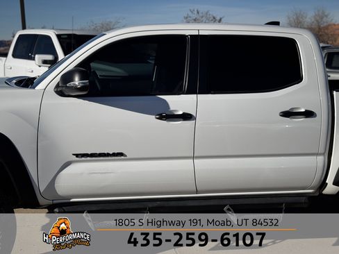 Used 2023 Toyota Tacoma TRD Off-Road image 11