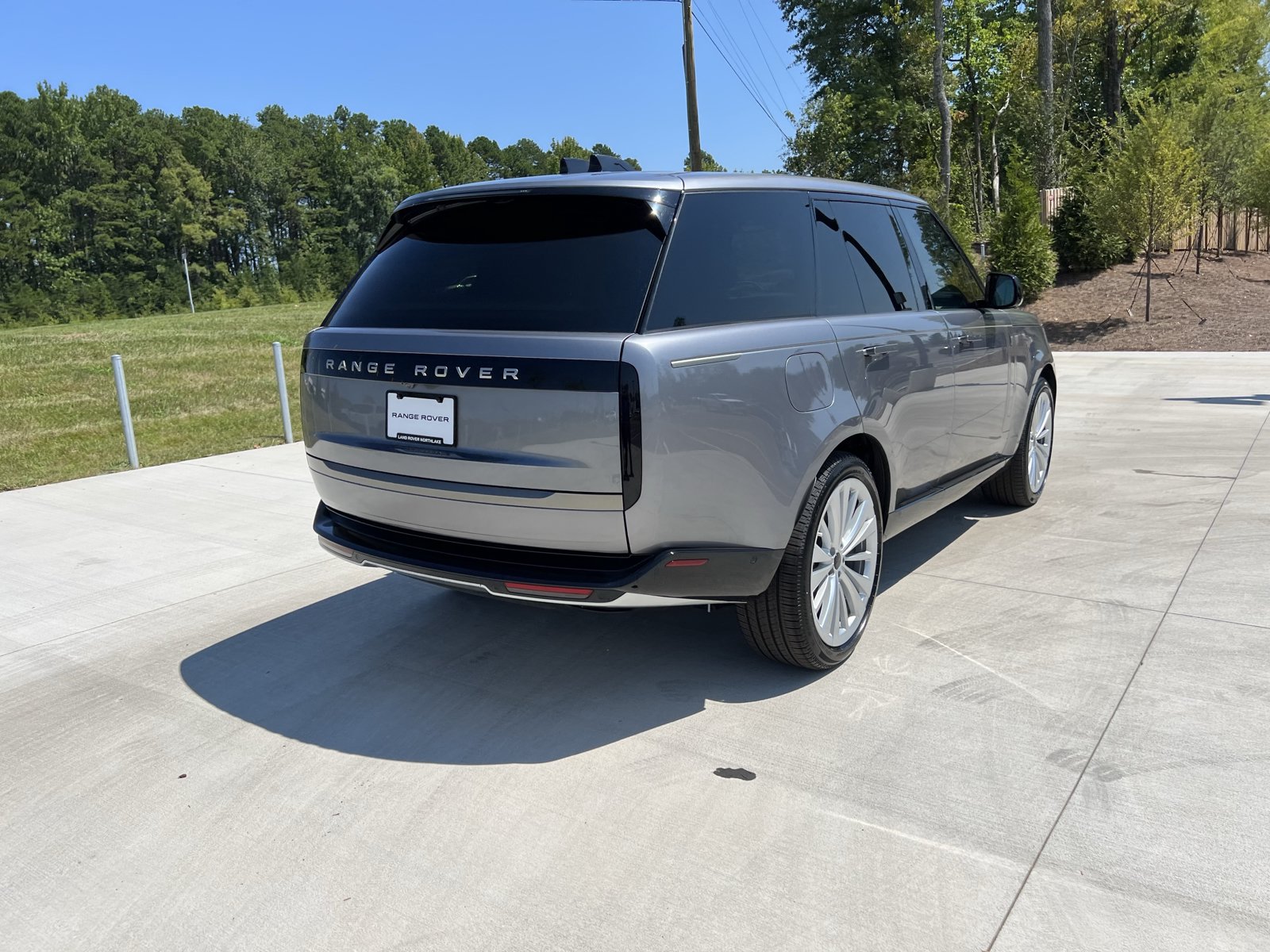 New 2026 Land Rover Range Rover SE AWD/4WD image 2