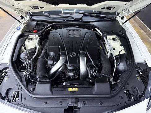 Used 2013 Mercedes-Benz SL 550 w/ Premium Pkg image 22