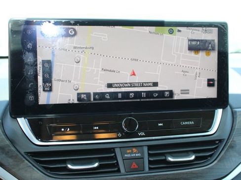 Used 2024 Nissan Altima 2.5 SV w/ SV Premium Package FWD image 24
