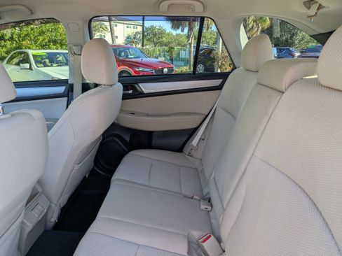 Used 2019 Subaru Outback 2.5i Premium image 14