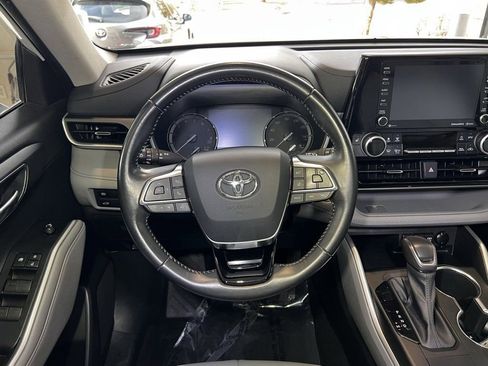 Certified 2021 Toyota Highlander XLE image 15