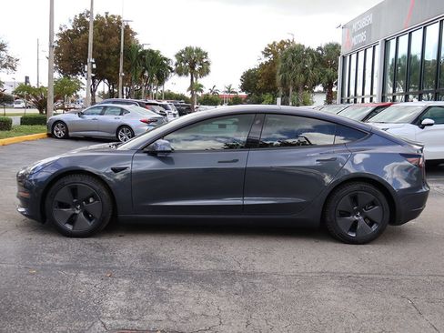 Used 2022 Tesla Model 3 image 17