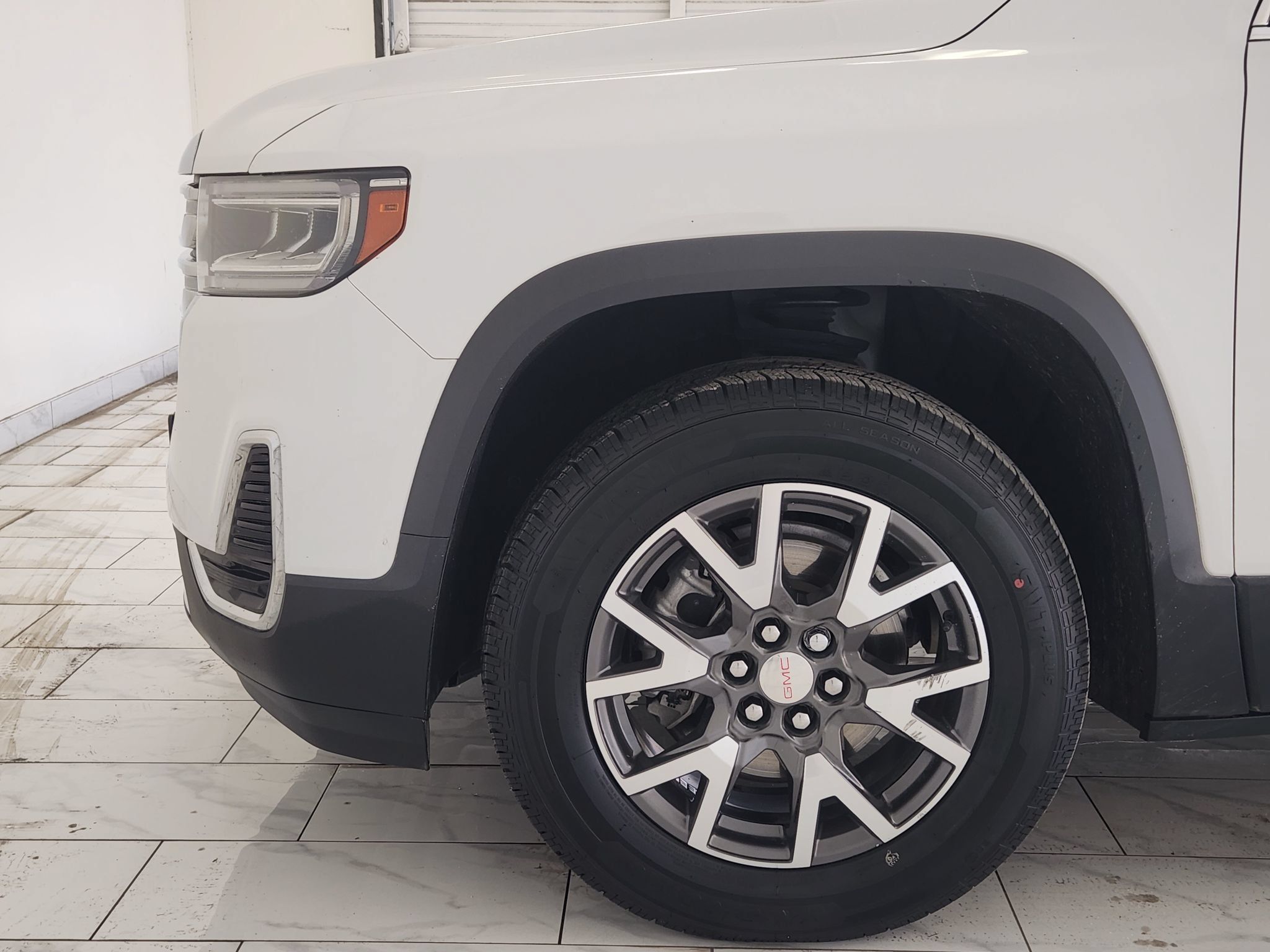 Used 2023 GMC Acadia SLE FWD image 8