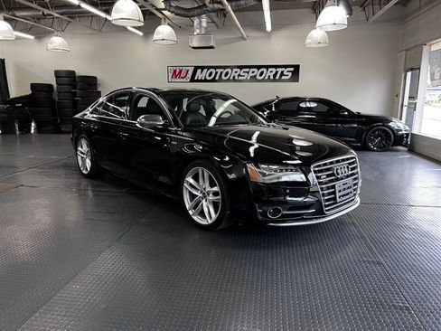 Used 2014 Audi S8 image 2