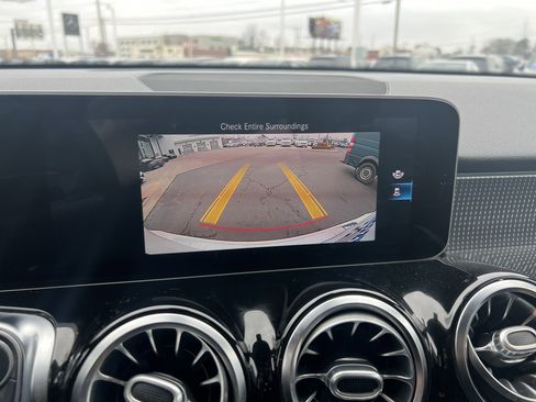 Certified 2021 Mercedes-Benz GLB 250 250 w/ Premium Package image 25