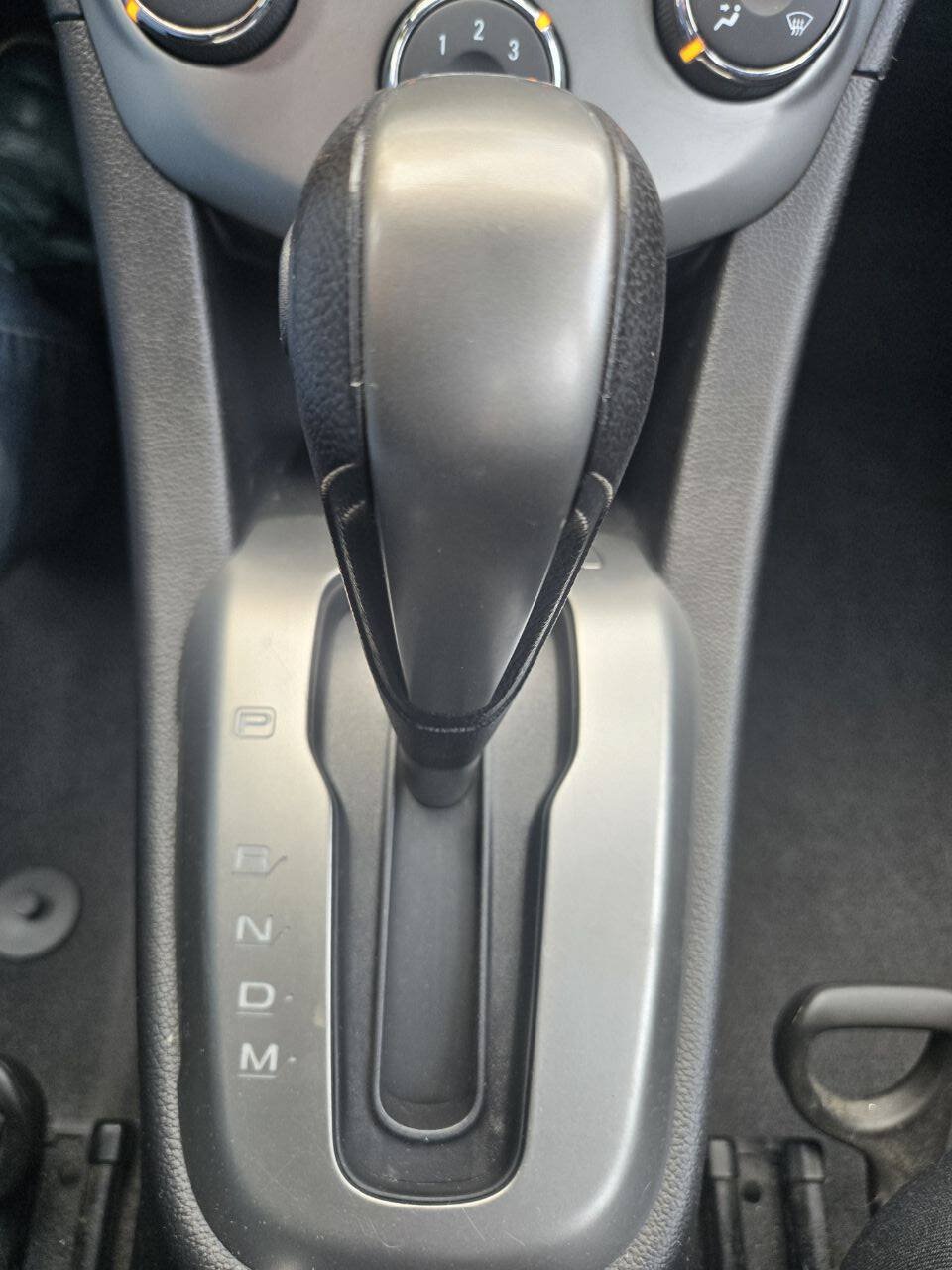 Used 2015 Chevrolet Sonic LT FWD image 18