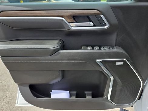 Used 2025 Chevrolet Silverado 1500 RST AWD/4WD image 15