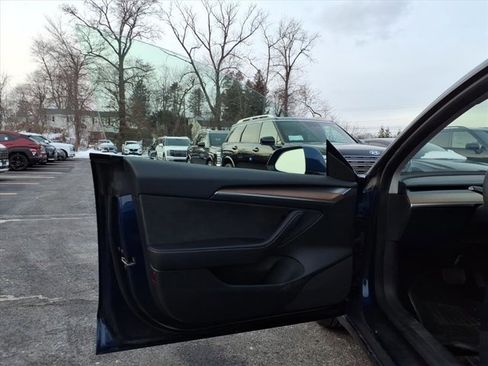Used 2023 Tesla Model 3 Standard Range image 19