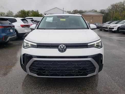 New 2026 Volkswagen Taos SE AWD/4WD image 2