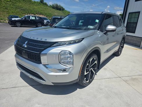 Used 2022 Mitsubishi Outlander SE AWD/4WD image 3