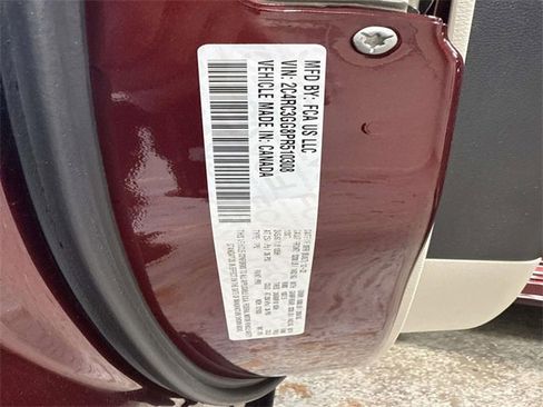 Used 2023 Chrysler Pacifica Limited image 25