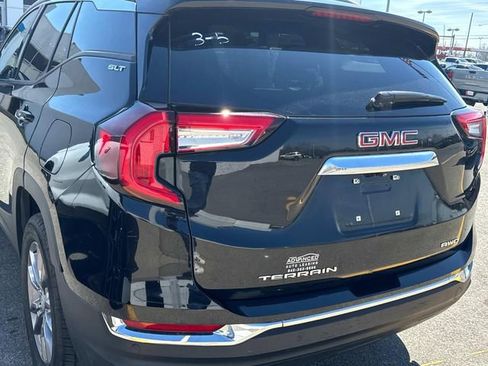Used 2022 GMC Terrain SLT w/ Tech Package image 12