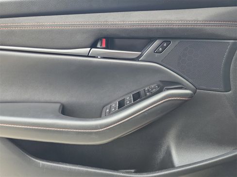 Used 2024 MAZDA MAZDA3 s image 17