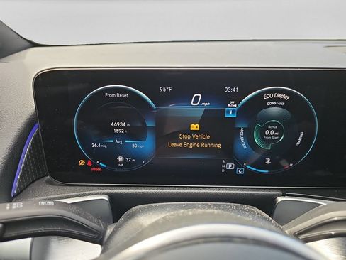Used 2023 Mercedes-Benz GLB 250 w/ Premium Package image 24