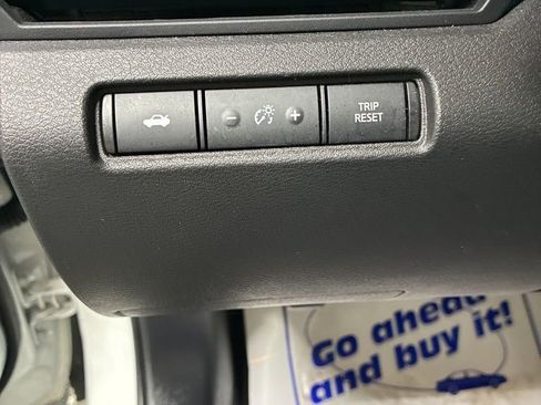 Used 2025 Nissan Altima 2.5 SV FWD image 13