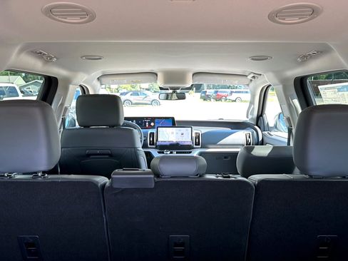 New 2027 Ford Expedition Active RWD image 6