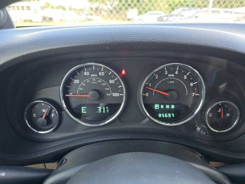 Used 2012 Jeep Wrangler Unlimited Sahara w/ Connectivity Group AWD/4WD image 18