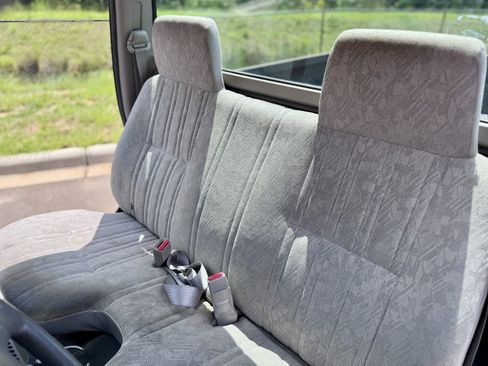 Used 2004 Toyota Tacoma Reg Cab Manual 4WD (Natl) image 17