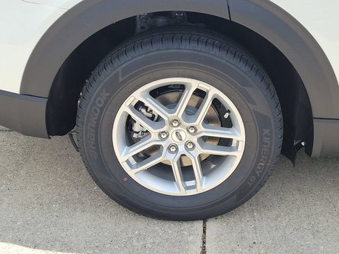 New 2026 Ford Explorer Active w/ Active Comfort Package RWD image 5