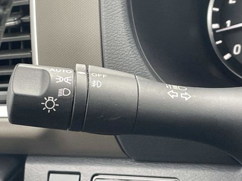 Used 2023 Nissan Frontier SV w/ SV Convenience Package image 24