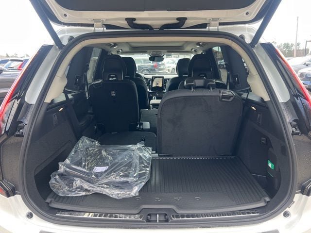 New 2026 Volvo XC90 T8 Plus w/ Protection Package Premier AWD/4WD image 19