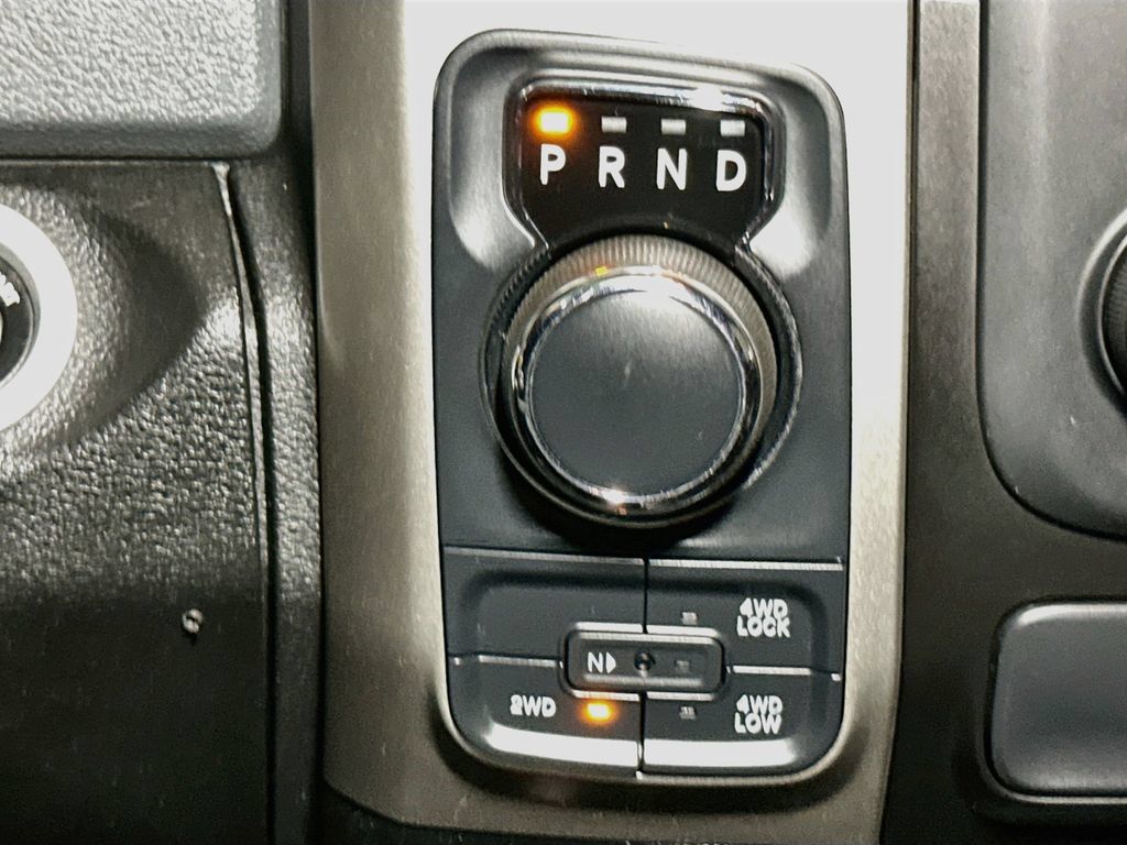 Used 2019 RAM 1500 Classic SLT AWD/4WD image 14