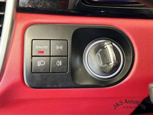 Used 2022 Porsche Cayenne GTS AWD/4WD image 10