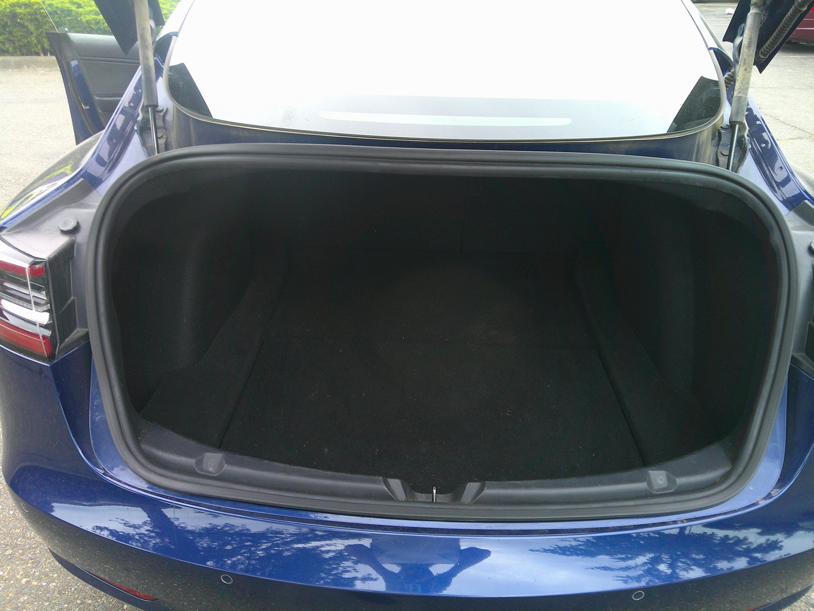 Used 2018 Tesla Model 3 Long Range RWD image 13