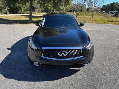 Used 2017 INFINITI QX70 2WD image 2