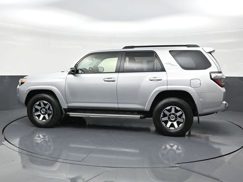 Used 2020 Toyota 4Runner TRD Off-Road Premium w/ Moonroof Package AWD/4WD image 2
