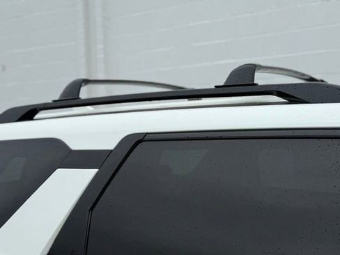 Used 2023 Nissan Pathfinder SV AWD/4WD image 10