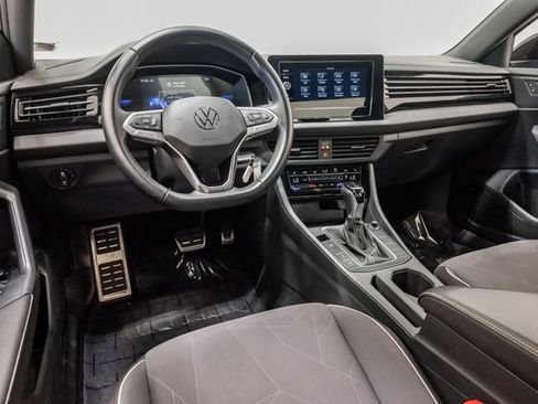 Used 2025 Volkswagen Jetta Sport FWD image 7