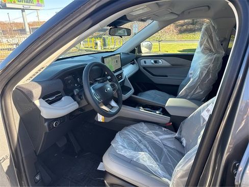 New 2026 Ford Explorer Active image 9