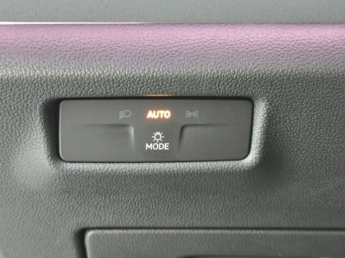 New 2026 Volkswagen Tiguan SE image 26