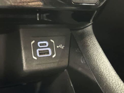 Used 2025 Jeep Compass Limited image 25