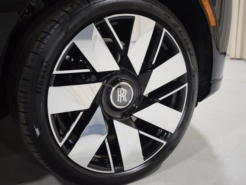 New 2026 Rolls-Royce Cullinan AWD/4WD image 16