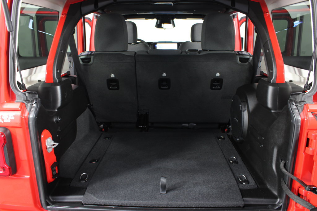 Used 2026 Jeep Wrangler Unlimited Sahara AWD/4WD image 24