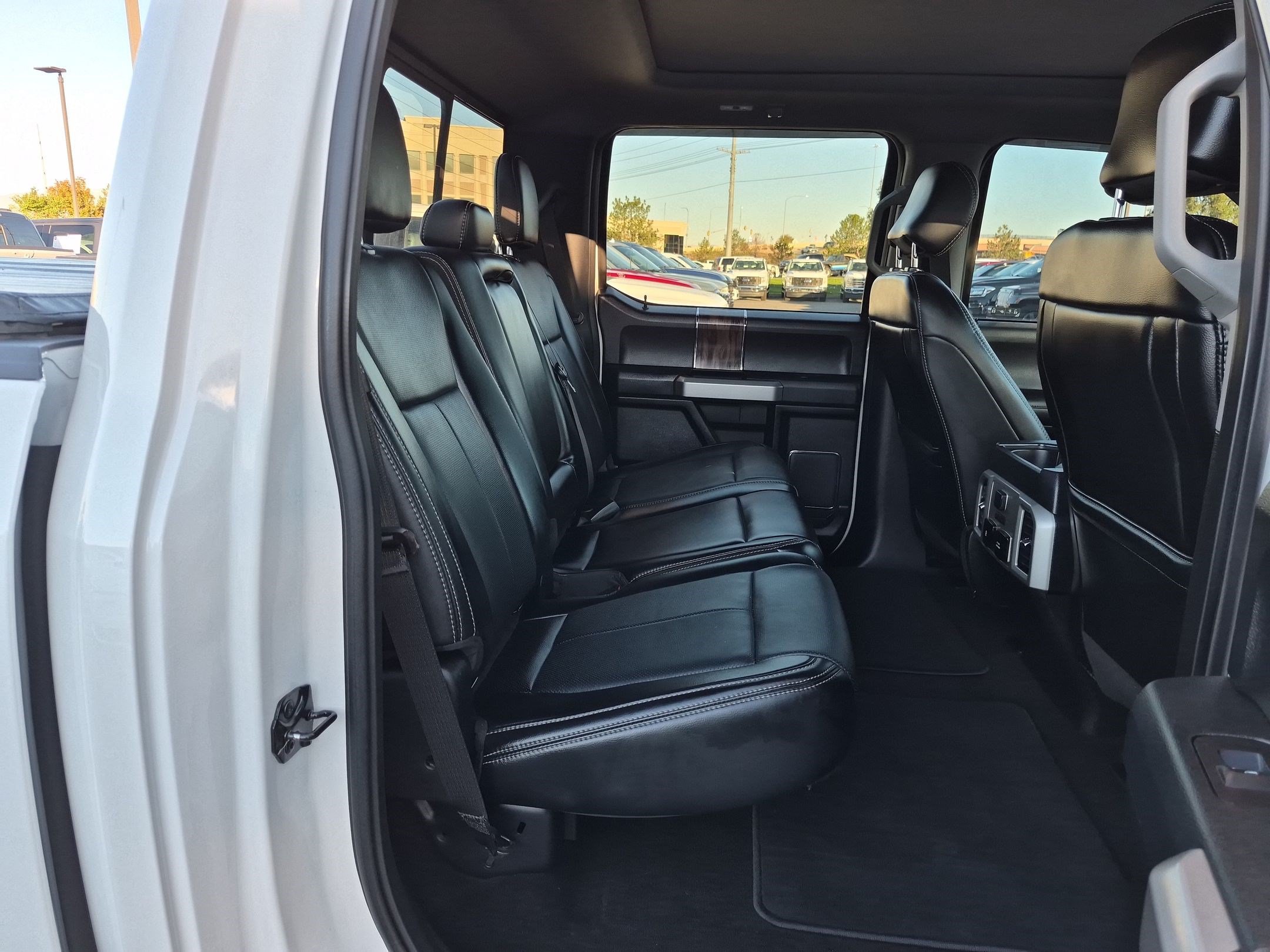 Used 2018 Ford F150 Lariat w/ Equipment Group 502A Luxury AWD/4WD image 33
