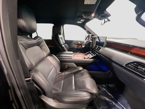 Used 2024 Lincoln Navigator Reserve image 23