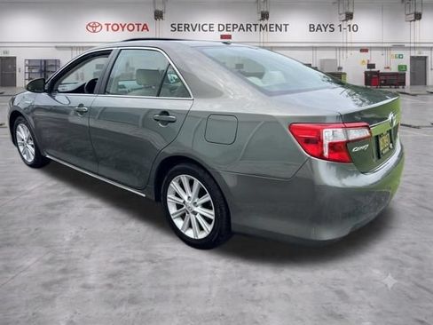 Used 2014 Toyota Camry XLE w/ Leather Package FWD image 6