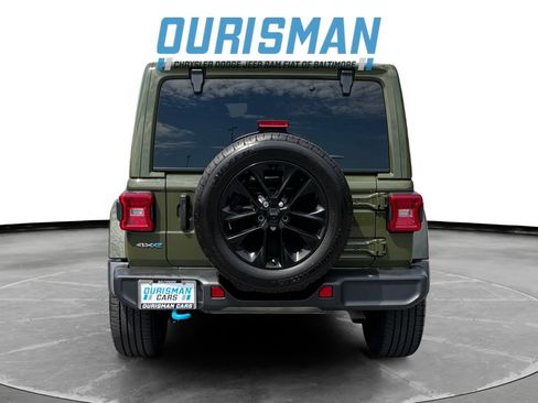 Used 2024 Jeep Wrangler Unlimited Sahara w/ Technology Group AWD/4WD image 5