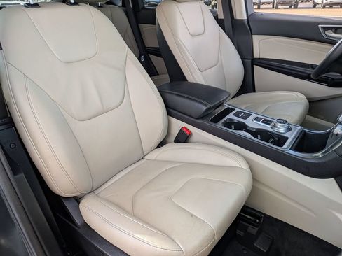 Used 2022 Ford Edge Titanium AWD/4WD image 34