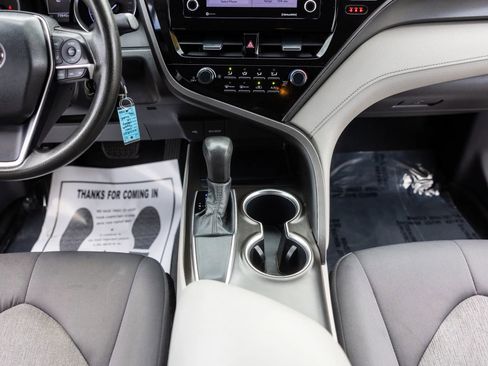 Used 2021 Toyota Camry LE image 27