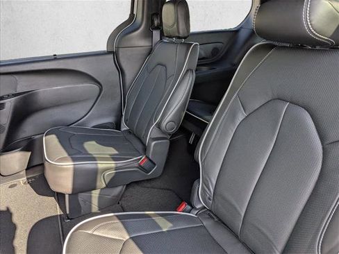 New 2026 Chrysler Pacifica Limited w/ S Appearance Package image 26