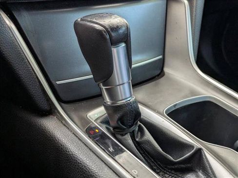 Used 2018 Honda Accord Sport image 9