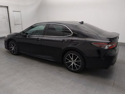 Used 2023 Toyota Camry SE FWD image 3