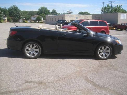Used 2012 Chrysler 200 Touring image 4
