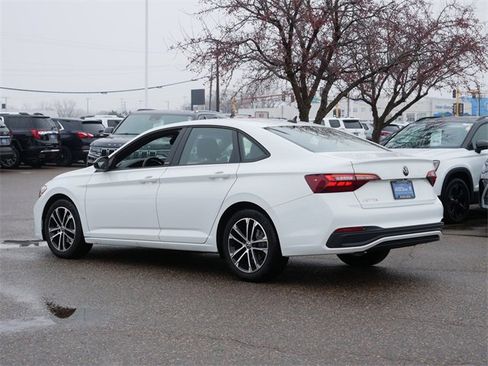 Certified 2024 Volkswagen Jetta Sport image 5